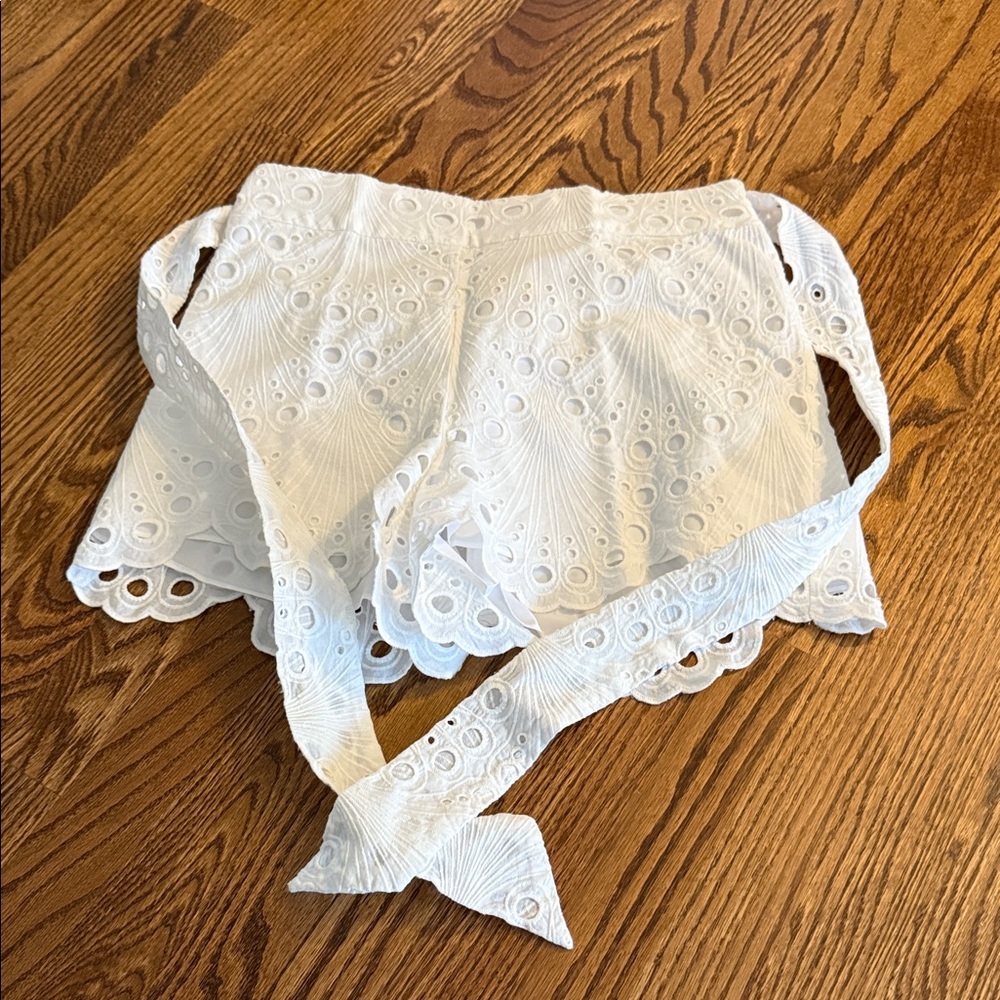 Sail to Sable White Elastic Waist Shorts
